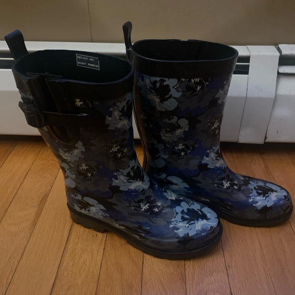 Capelli Rain Boots Black and Gray Floral Design Size~ 6 - Picture 1 of 3